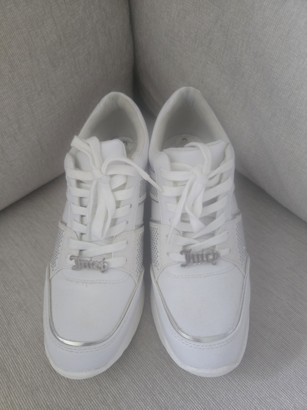 Juicy Couture White Women’s Leather Lace-Up Sneakers